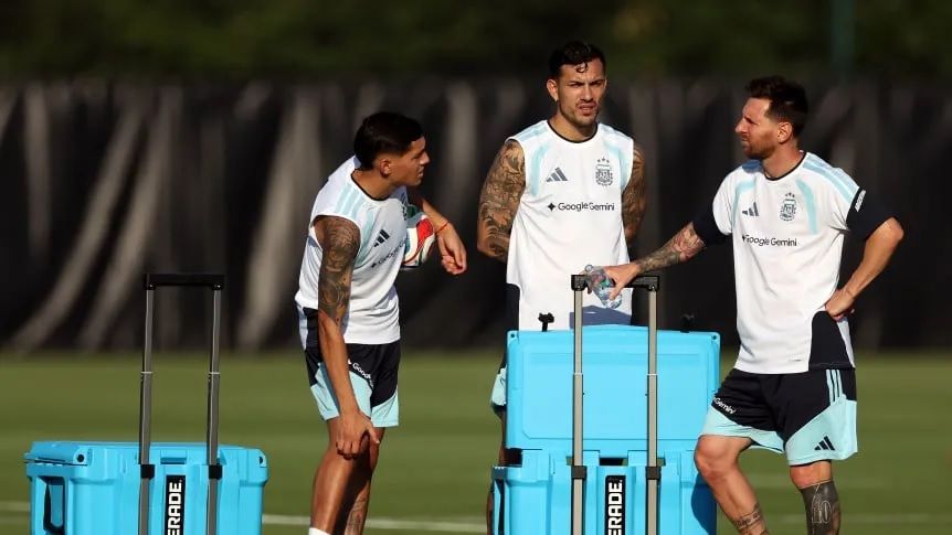 Con Messi diferenciado y sin Julián Álvarez: así fue la práctica abierta de la Selección